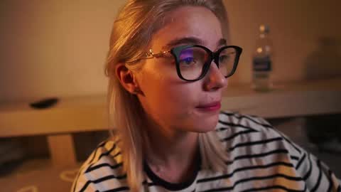 ileanacampbel online show from December 17, 2024, 4:43 pm