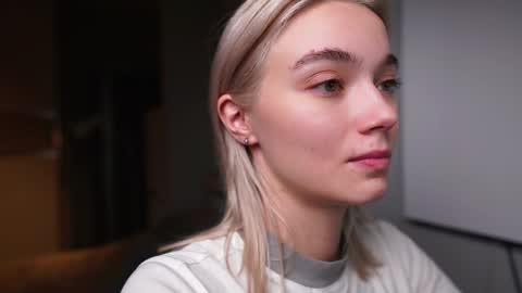 ileanacampbel online show from December 19, 2024, 8:02 am