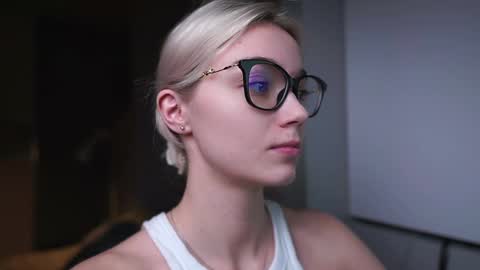 ileanacampbel online show from January 7, 2025, 5:43 am