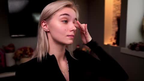 ileanacampbel online show from January 13, 2025, 8:15 am