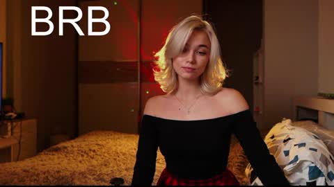 ileanacampbel online show from January 23, 2025, 4:19 am