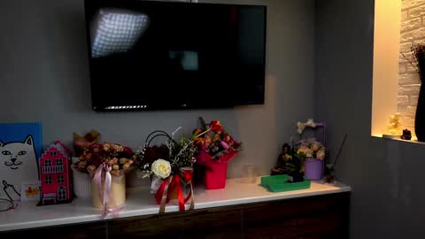 ileanacampbel online show from February 3, 2025, 7:51 am