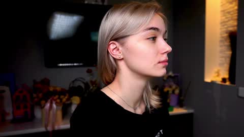 ileanacampbel online show from February 7, 2025, 4:06 am