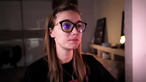 ileanacampbel online show from September 18, 2025, 4:25 am