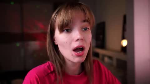 ileanacampbel online show from October 7, 2025, 4:53 am