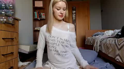 Snapshot of ilianamessersmith chatting on May 19, 2026, 7:26 am ShyLuna online show from May 19, 2026, 7:26 am