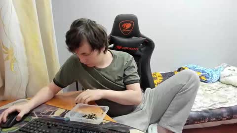 iliaskris online show from September 14, 2025, 8:52 pm