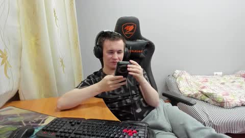 iliaskris online show from November 21, 2025, 8:18 pm