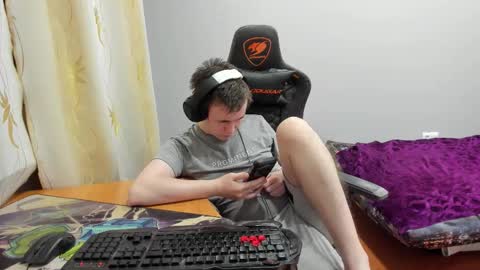 iliaskris online show from December 15, 2025, 1:59 pm