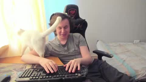 iliaskris online show from March 21, 2026, 8:19 am