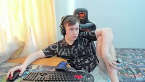 iliaskris online show from May 18, 2026, 4:07 am