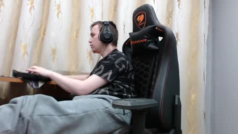 lord online show from November 9, 2025, 1:04 am