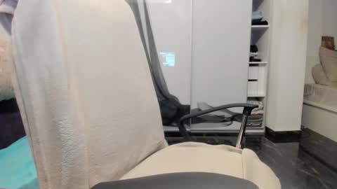 Bamby online show from November 27, 2025, 6:10 pm