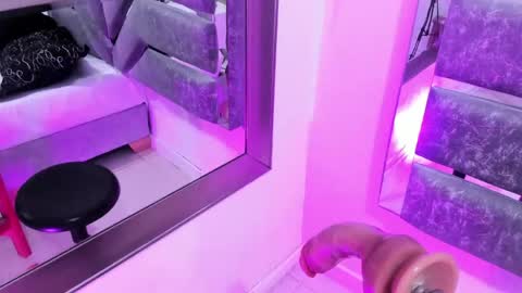 Snapshot of iliy_ chatting on May 2, 2026, 7:46 am ILY online show from May 2, 2026, 7:46 am