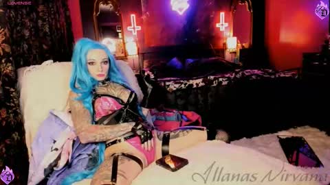 Snapshot of illanasnirvana chatting on November 10, 2025, 7:35 pm IllanasNIrvana online show from November 10, 2025, 7:35 pm