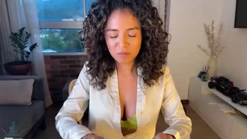 Kloe online show from January 23, 2025, 11:15 pm