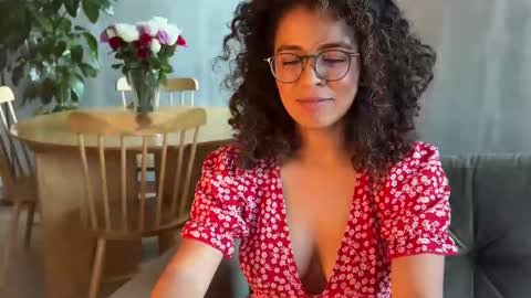 Kloe online show from February 20, 2025, 10:59 pm