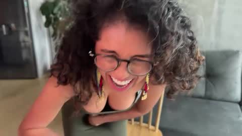 Kloe online show from February 22, 2025, 9:48 pm