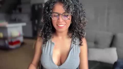 Kloe online show from September 27, 2025, 6:57 pm