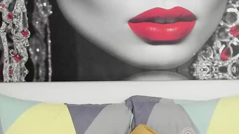 Snapshot of illegalbeauty87 chatting on November 12, 2025, 10:41 pm Ingrid or more easier...Miss GoDDess Mistress online show from November 12, 2025, 10:41 pm