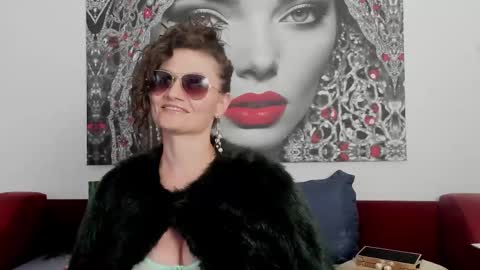 Snapshot of illegalbeauty87 chatting on November 28, 2025, 11:02 am Ingrid or more easier...Miss GoDDess Mistress online show from November 28, 2025, 11:02 am