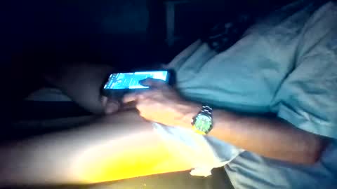 iloveitall86 online show from February 19, 2025, 12:00 pm