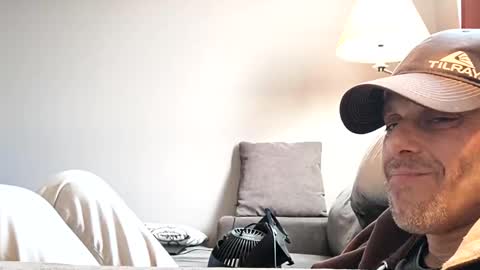 Ilovesquirterz1 online show from January 22, 2025, 2:46 pm