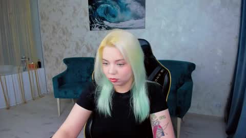 Snapshot of im__youre_sunshine chatting on November 25, 2025, 7:36 pm Roxy online show from November 25, 2025, 7:36 pm