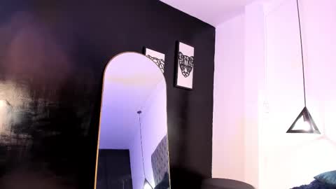 Snapshot of im_charless chatting on January 17, 2026, 11:52 pm Charles online show from January 17, 2026, 11:52 pm