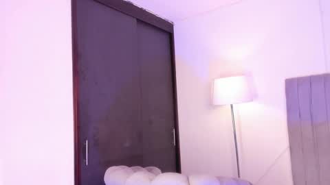 Snapshot of im_charless chatting on February 12, 2026, 9:32 pm Charles online show from February 12, 2026, 9:32 pm