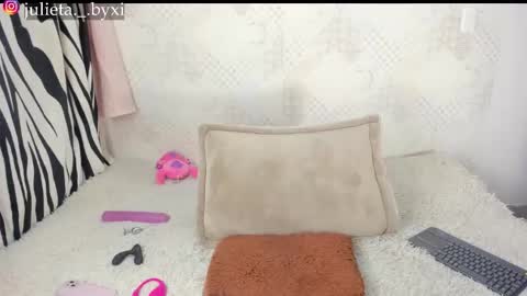 Snapshot of im_dorothy chatting on February 12, 2026, 9:54 pm im_dorothy online show from February 12, 2026, 9:54 pm