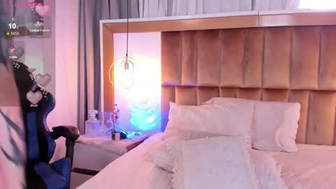 Anna  online show from December 14, 2024, 5:47 pm