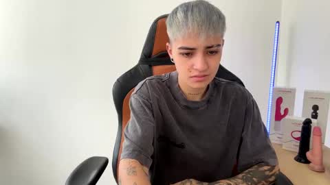 Laia online show from January 31, 2025, 8:43 pm