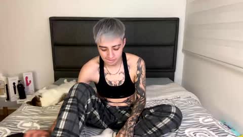 Laia online show from February 7, 2025, 2:19 am