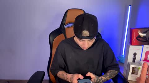 Laia online show from February 15, 2025, 11:36 pm