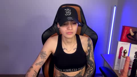 Laia online show from February 24, 2025, 11:30 pm