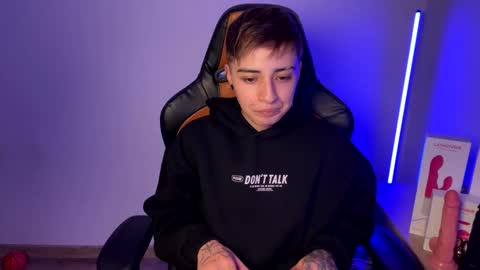 Laia online show from February 26, 2025, 5:09 am