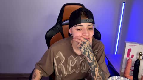 Laia online show from March 5, 2025, 11:49 pm