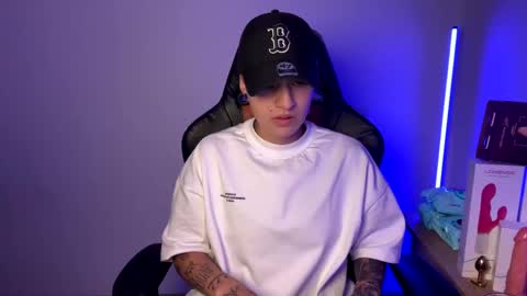 Laia online show from March 9, 2025, 3:32 am