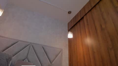 Manu  online show from April 16, 2026, 9:39 pm