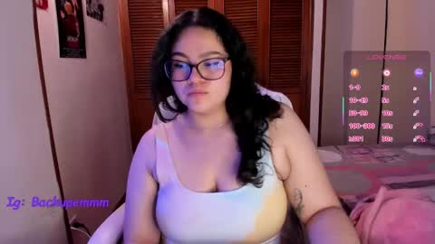 mei mei uwu online show from November 19, 2025, 7:58 pm