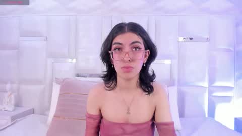 Snapshot of im_molly_angel chatting on November 17, 2025, 8:25 pm Moly online show from November 17, 2025, 8:25 pm