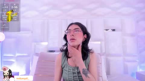 Snapshot of im_molly_angel chatting on December 1, 2025, 8:25 pm Moly online show from December 1, 2025, 8:25 pm