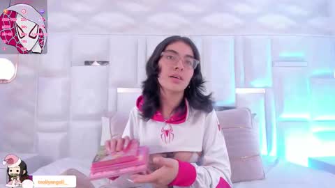 Snapshot of im_molly_angel chatting on December 3, 2025, 8:29 pm Moly online show from December 3, 2025, 8:29 pm