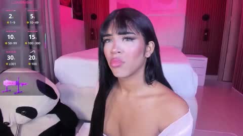 Perla online show from November 27, 2025, 9:17 pm