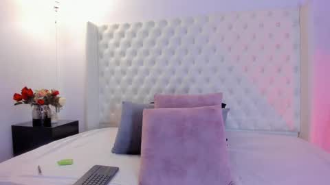 SOPHI online show from October 9, 2025, 3:59 am