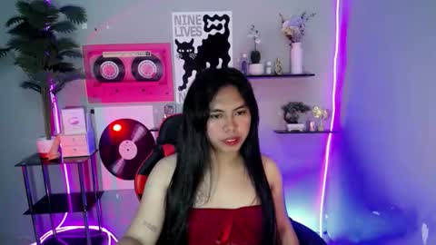 Snapshot of im_ur_girl_demure chatting on April 7, 2026, 12:44 am kyline online show from April 7, 2026, 12:44 am