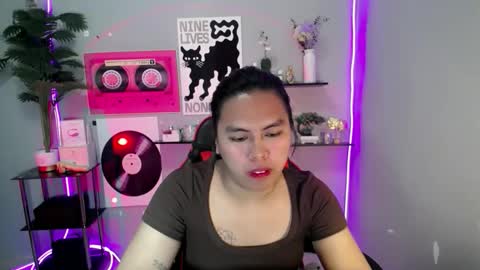 Snapshot of im_ur_girl_demure chatting on April 7, 2026, 11:37 pm kyline online show from April 7, 2026, 11:37 pm