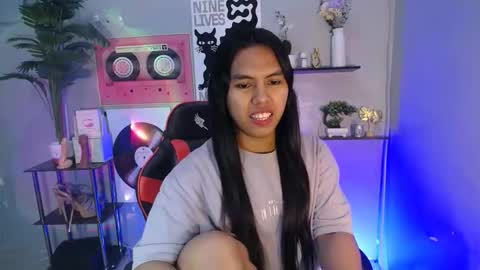 Snapshot of im_ur_girl_demure chatting on April 14, 2026, 9:32 pm kyline online show from April 14, 2026, 9:32 pm
