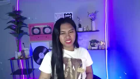 Snapshot of im_ur_girl_demure chatting on April 25, 2026, 1:41 am kyline online show from April 25, 2026, 1:41 am